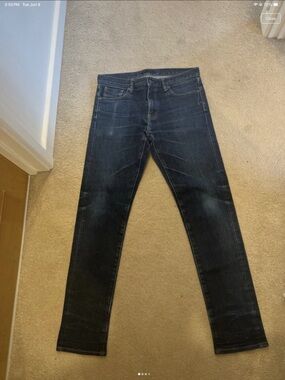 Uniqlo Men's Slim Jeans in Dark Wash Blue